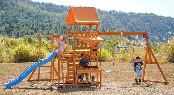 The set of toys includes a swing a slide and shelves-YX4E – Future