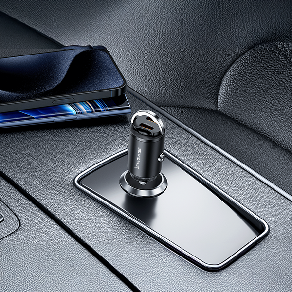 إشراك شاحن السيارات المزدوج USB-C 45W