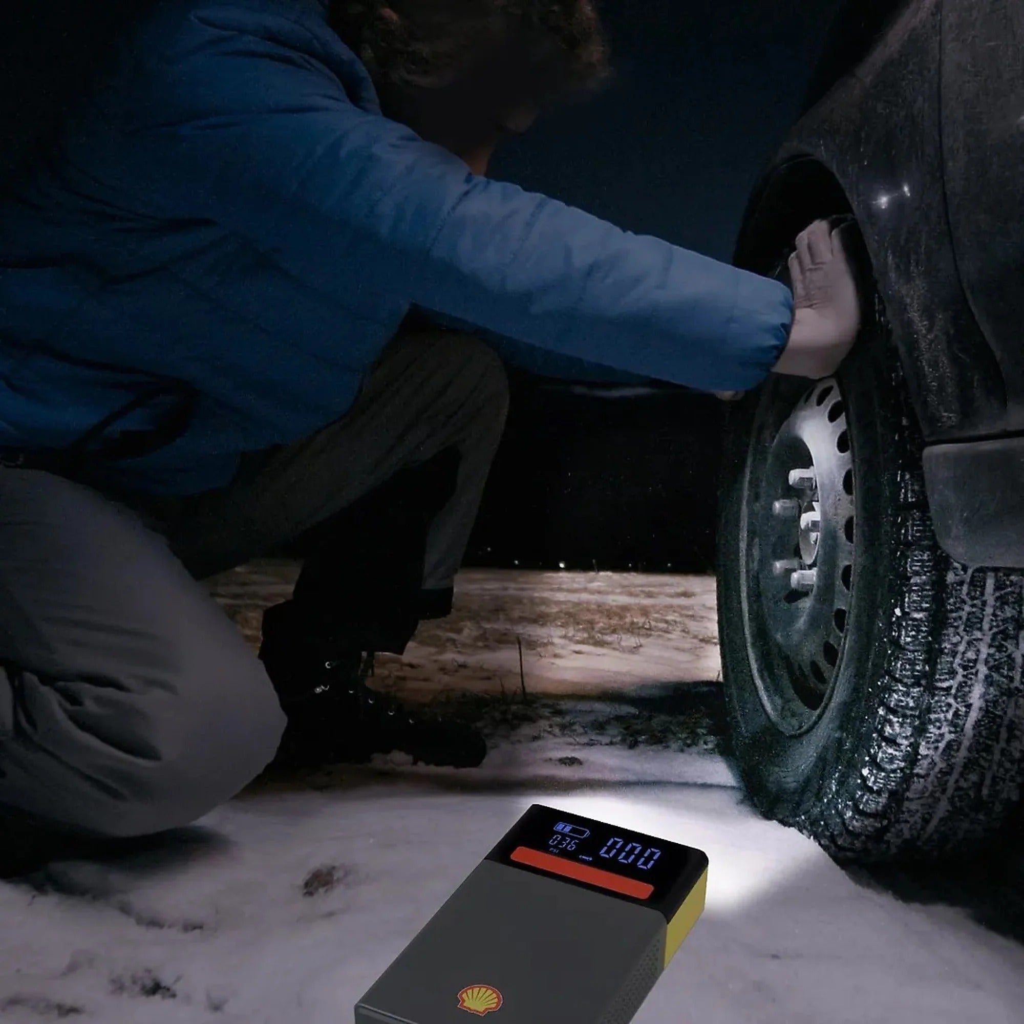 SHELL SH824 Car Jump Starter 24000mAh 12V 2000A with Accessories