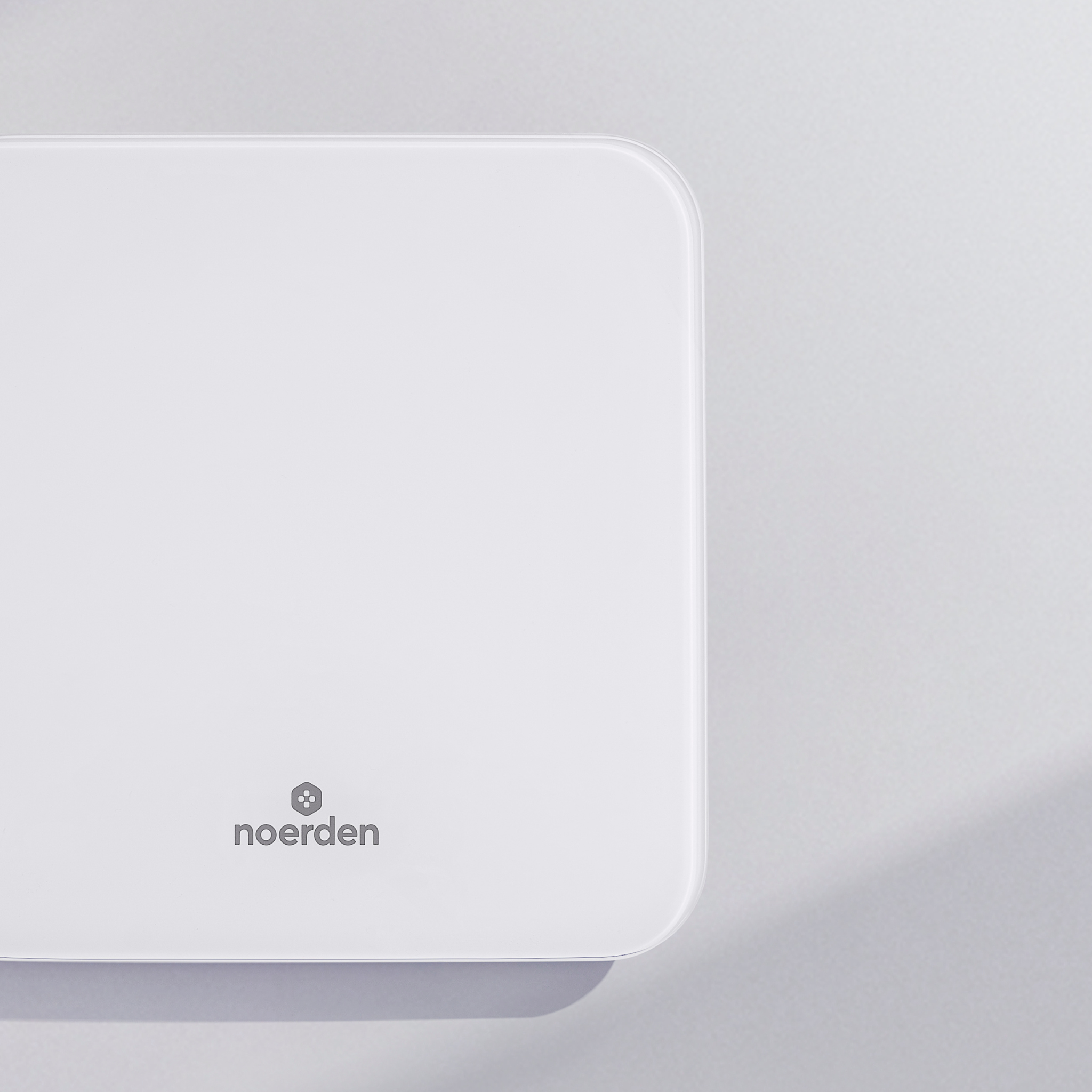 مقياس جسم ذكي أبيض نوردن بيمي مع اتصال بلوتوث