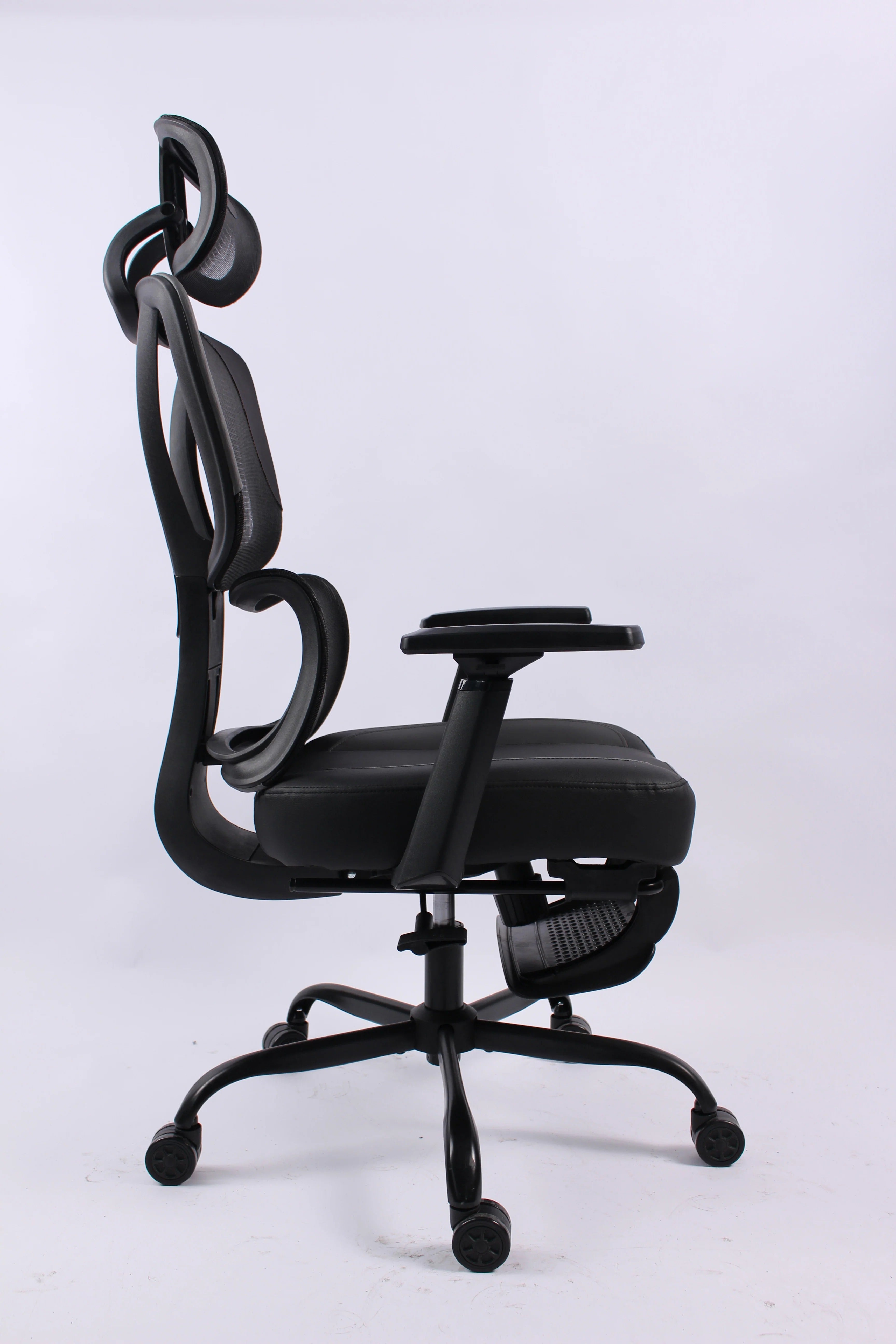 Black Bull Mesh Office And Gaming Chair With Footrest - Black